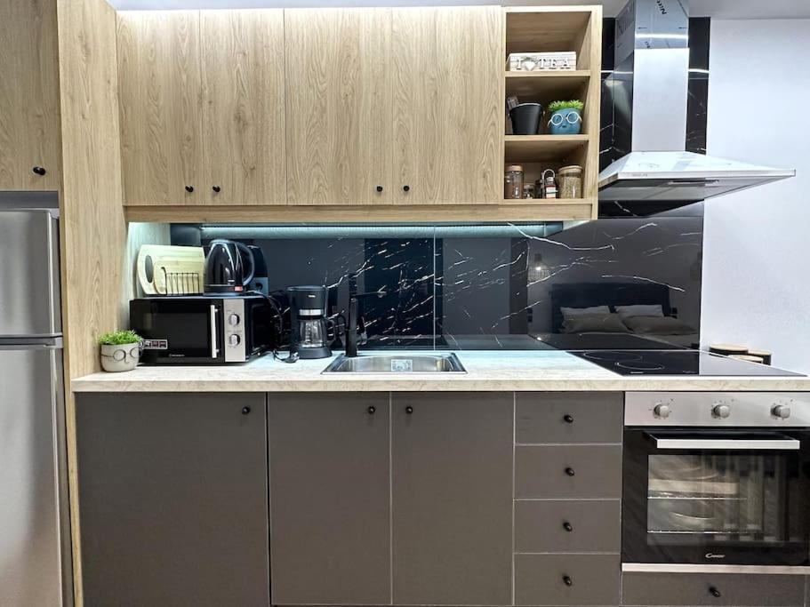 Oasis Luxury Apartments Eretria  Bagian luar foto