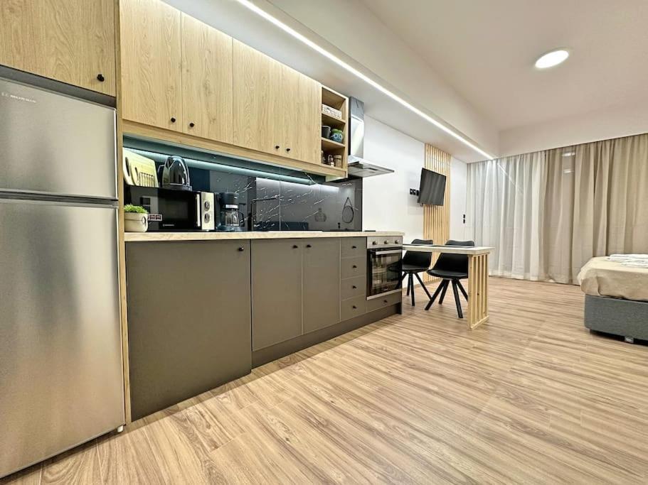 Oasis Luxury Apartments Eretria  Bagian luar foto