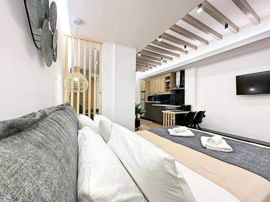 Oasis Luxury Apartments Eretria  Bagian luar foto